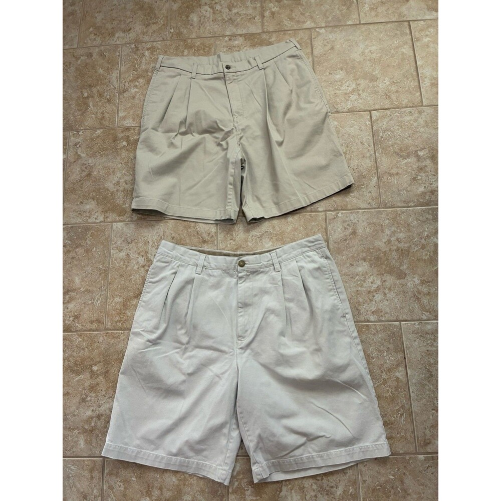 Lot Of 2 MENS CHINO SHORTS SIZE 36 PLEATED ROUNDTREE & YORKE, IZOD